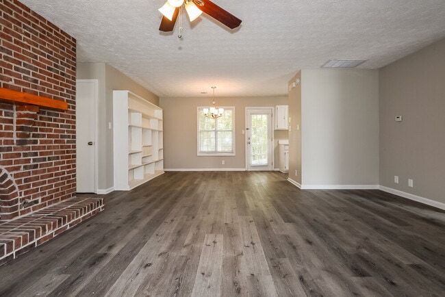 Photo - 5406 Cindy Ln SE