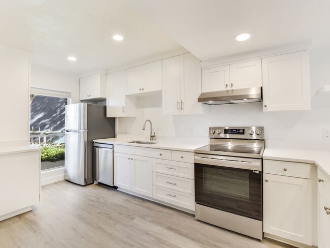 Photo - 3816 Southway Dr Unit 102