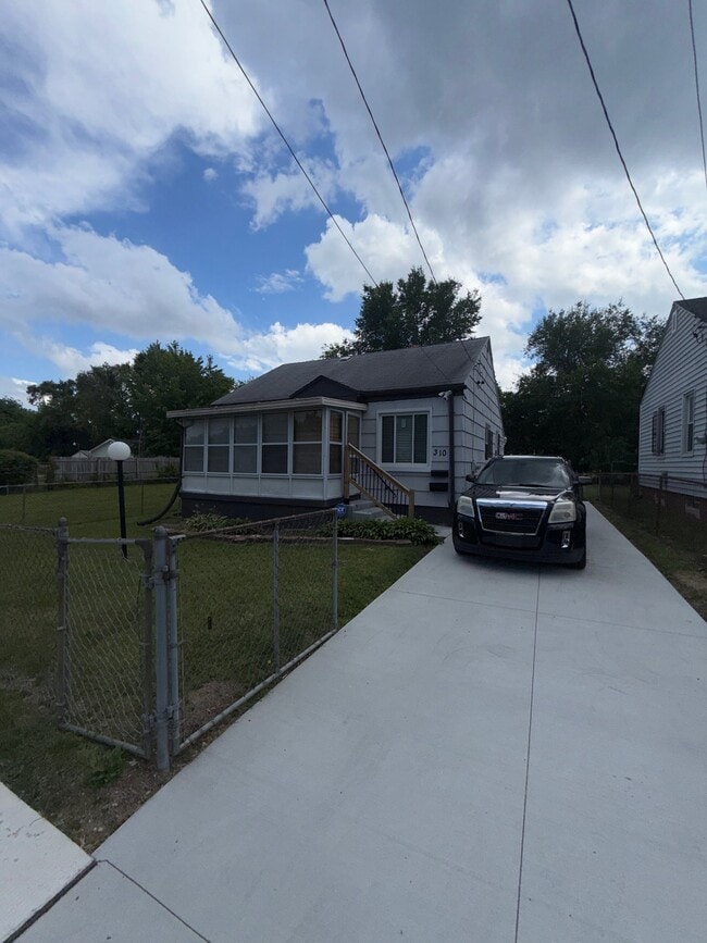 Photo - 310 E Lyndon Ave