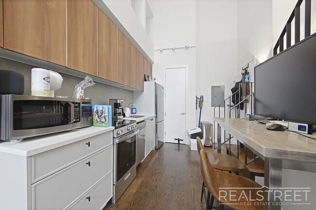 Photo - North 7th Street