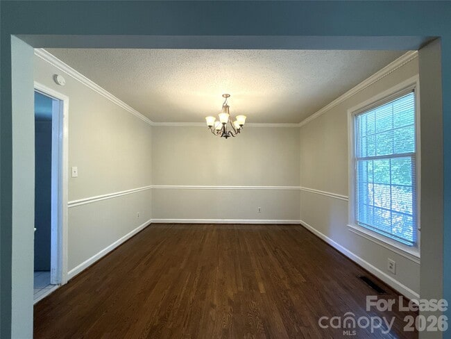 Photo - 5710 Charing Pl