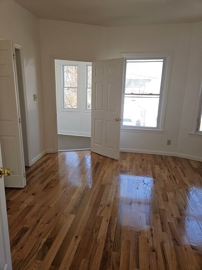 68 Llewellyn Ave Unit 3 bedroom- unit 2