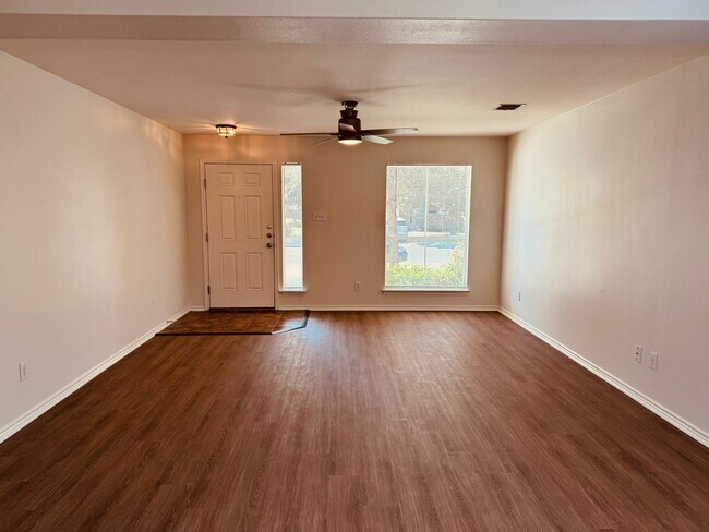 Photo - 3 Bedroom/2.5 Bath Springwood Subdivision