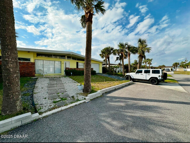 Photo - 215 Venetian Way Townhome