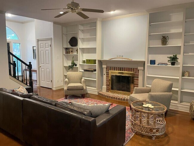 Photo - 641 Evergreen Ln