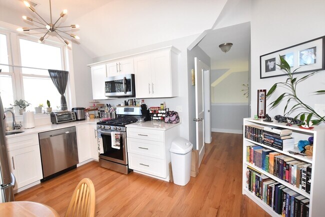 Photo - 147 Spruce St Unit 2