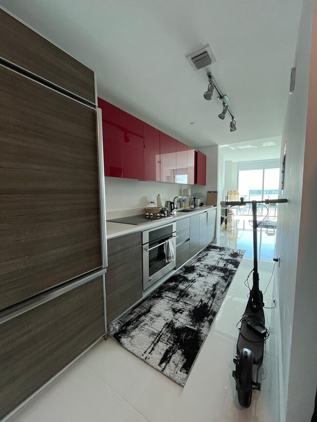 Corridor / Kitchen - 1100 S Miami Ave Unit 41