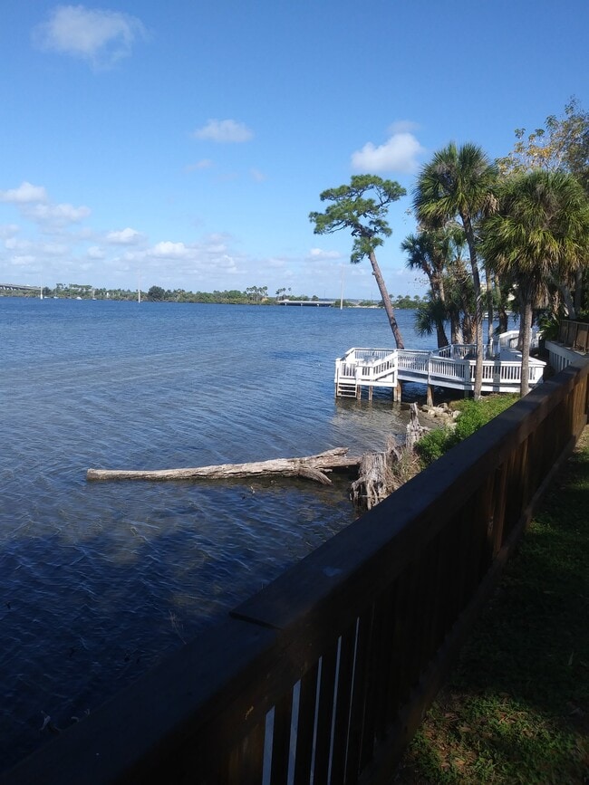 Photo - 225 S Tropical Trail
