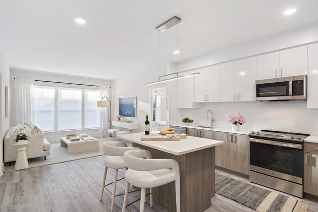 Building Photo - Coastal Charm Awaits: Spacious 1-Bedroom R... Rental