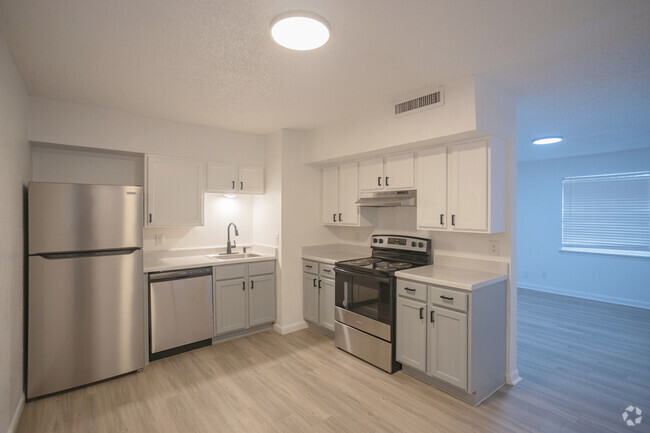 Building Photo - Midpoint on Wilshire Rental