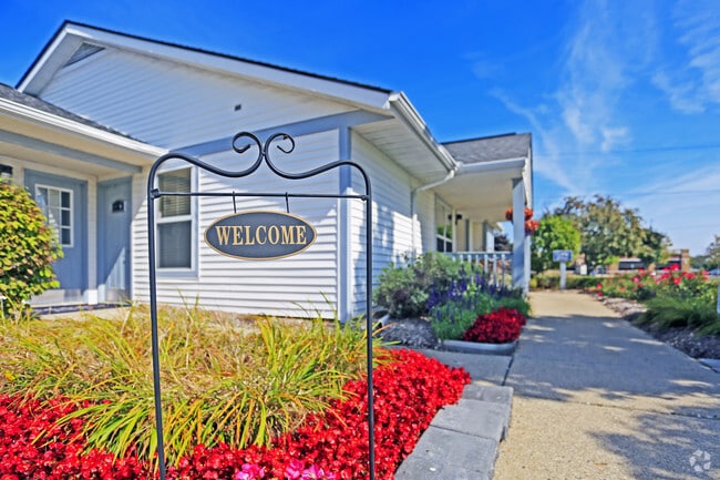 Fieldstone Apartments - Fieldstone Apartments