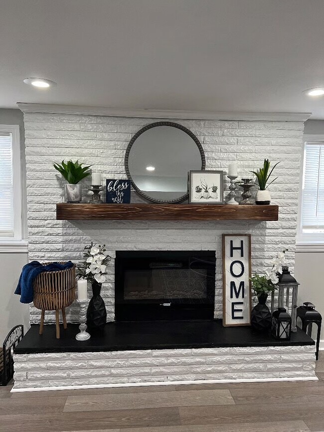 Living room - 1344 Pinnacle Rd Unit The Colonial Oasis