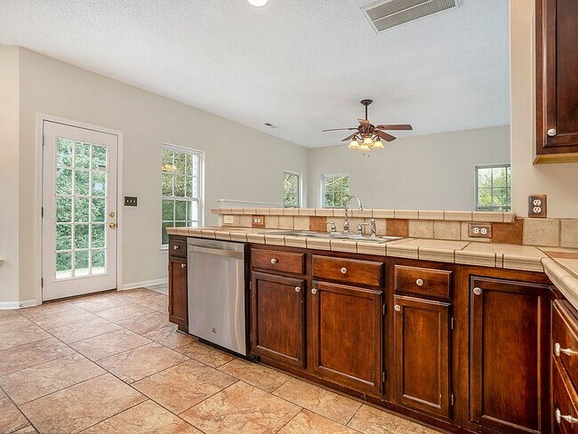 Photo - 3125 Viola Ln