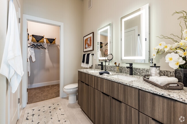 2 BR, 2 BA - 1,171 SF