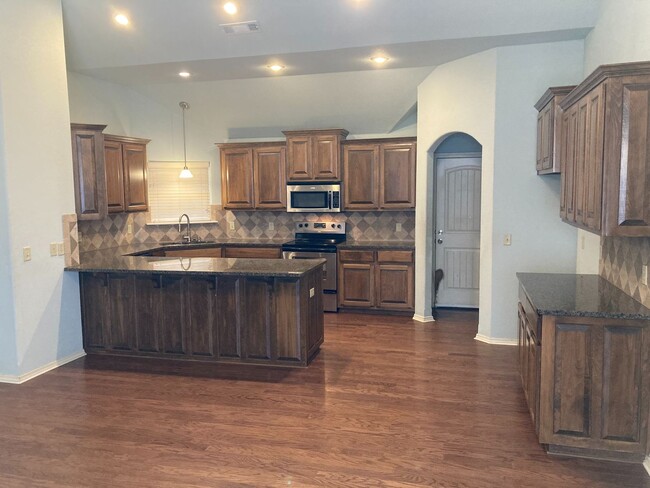 Photo - Beautiful Three bedroom two bath home in Sienna Estates!!!!