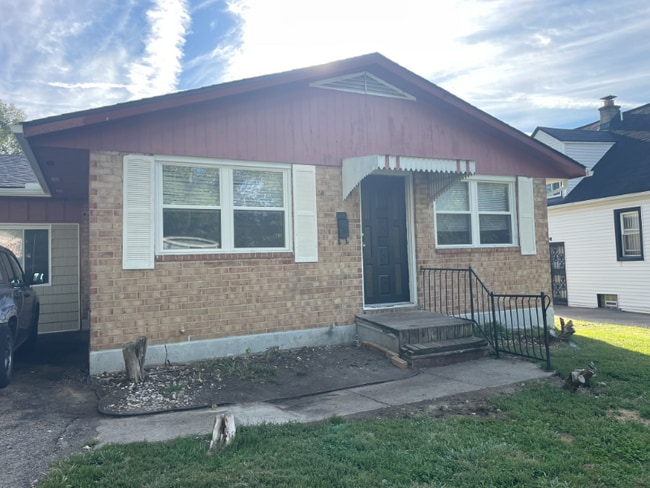 Building Photo - 1112 Dennison Ave