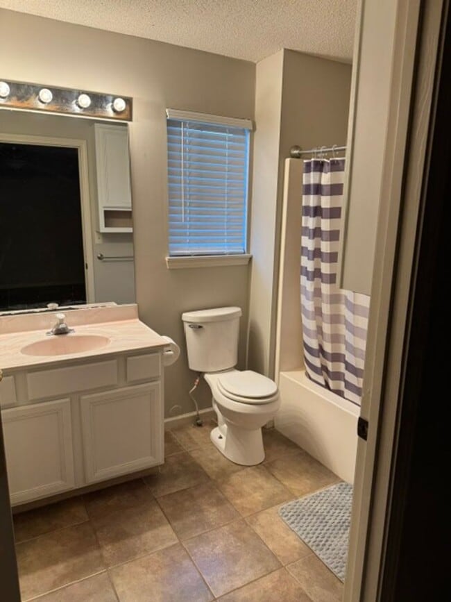 Photo - 1309 W London Dr