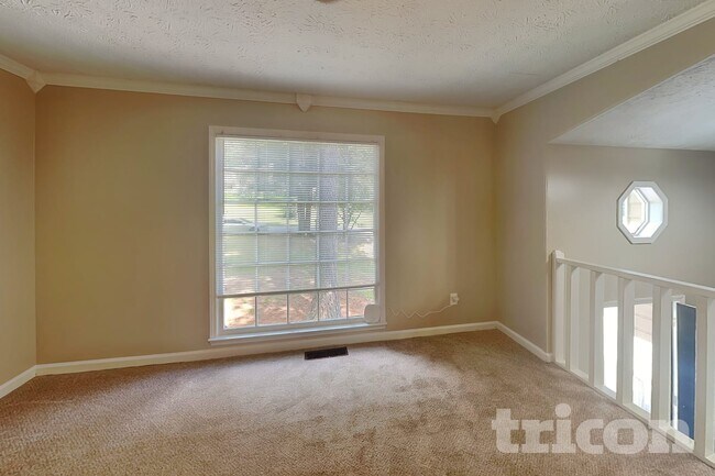 Photo - 604 Cedar Creek Dr