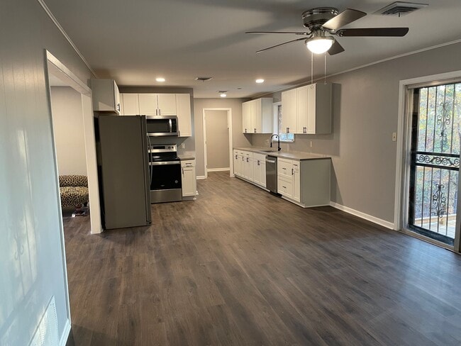 Photo - 127 Charlon St