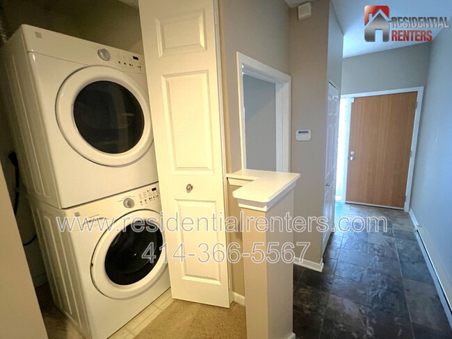 Photo - 2130 N Commerce St