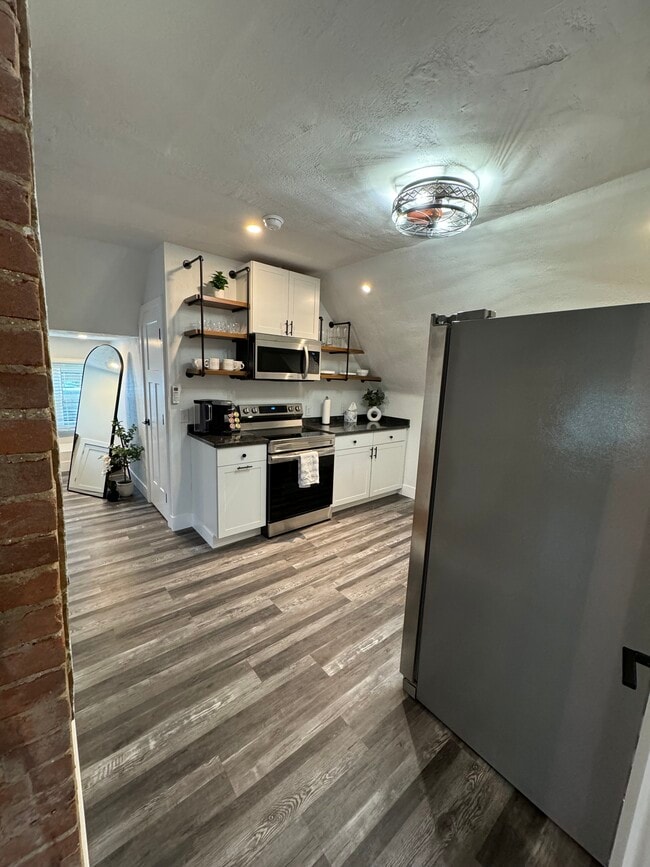 Photo - 664 New Castle Road