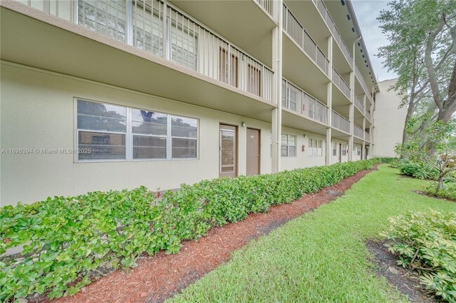 Photo - 101 SW 132nd Way Unit 104J
