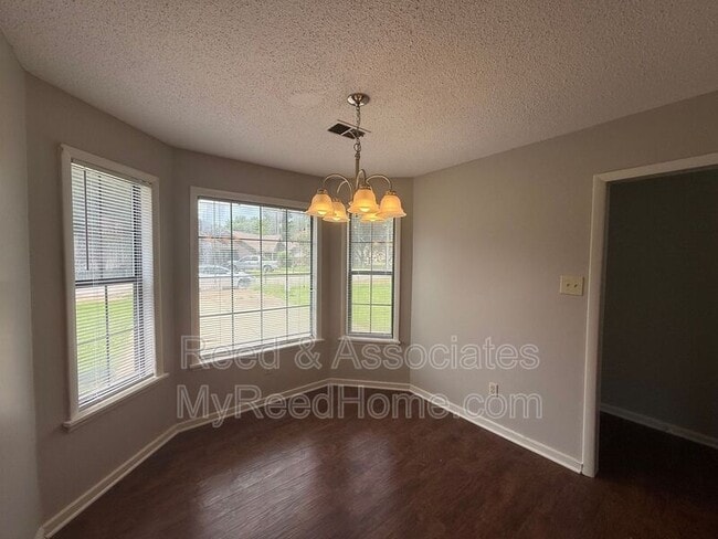 Photo - 6935 Hillindale Dr