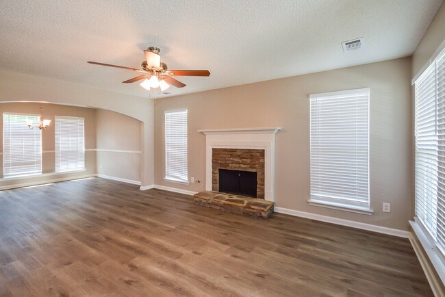 Photo - 260 Stone Ridge Way