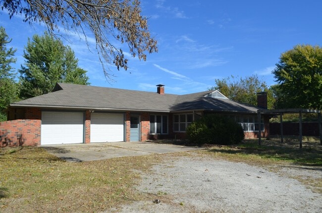 Photo - Beautiful Hobby Farm on 10 Acres!