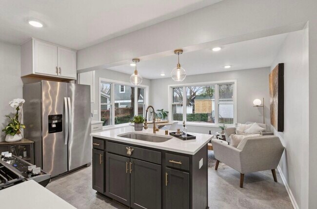 Building Photo - 5217 France Ave S