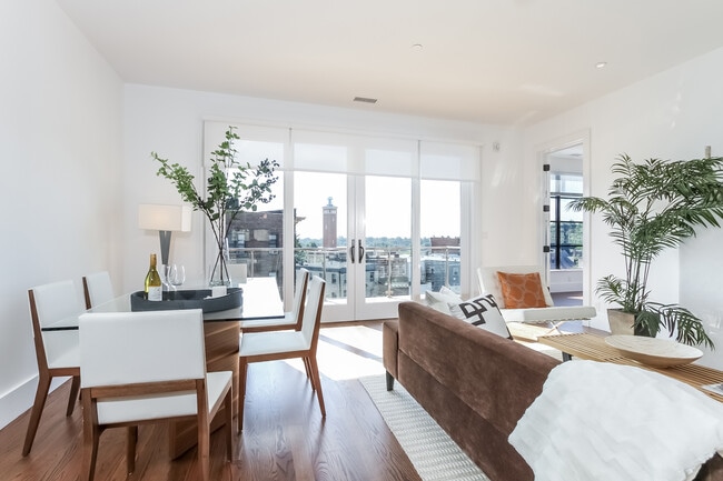 Photo - In Town Location with Water Views!!