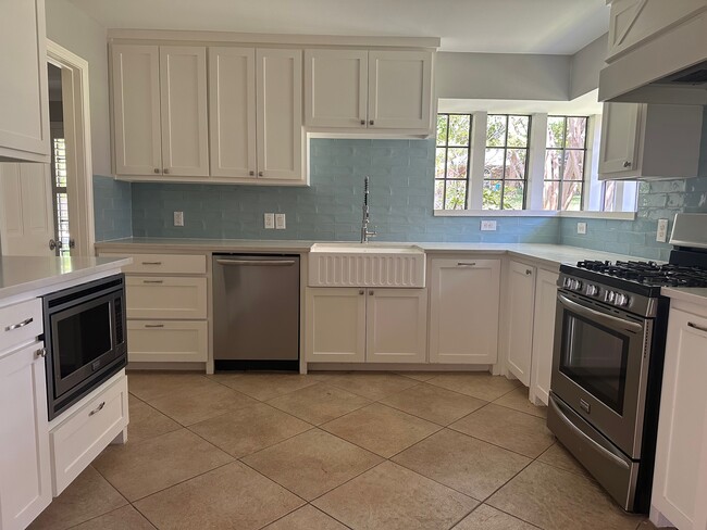 Photo - 7010 Claybrook Dr