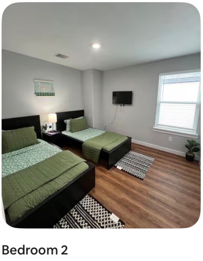 Photo - 6615 Bacher St