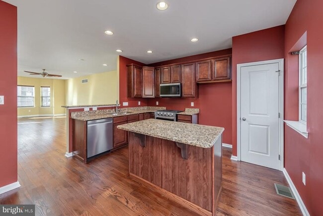 Photo - 122 Winterberry Way