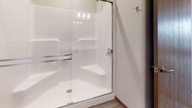 Photo - N115W16170 Saxony Village Blvd