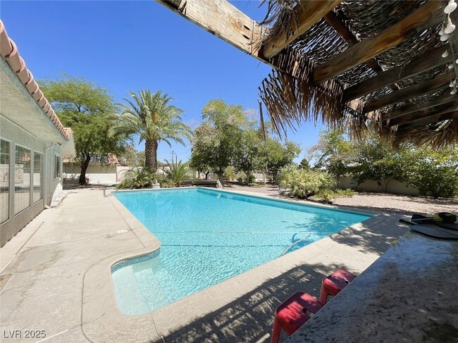 Building Photo - 5328 S Topaz St