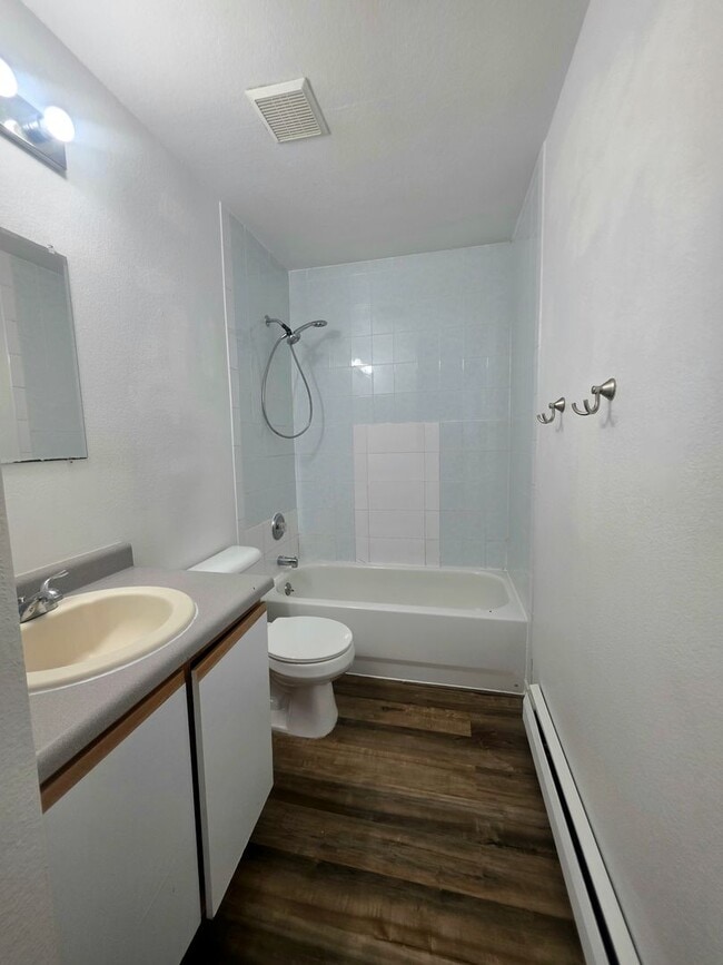 20-26 W Cokedale Dr