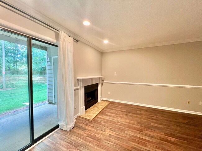 CONDO MINUTES FROM SouthParK!