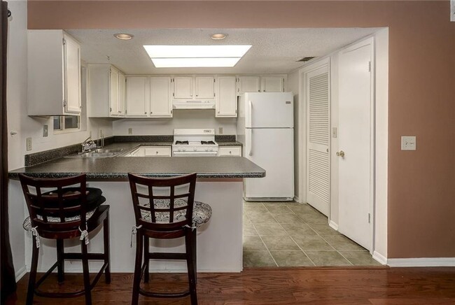 Photo - 44 Rumson Ct