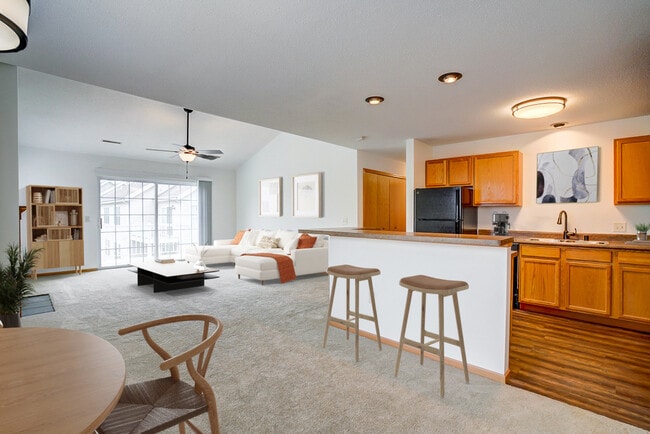 Dining Area - Hunter's Trail