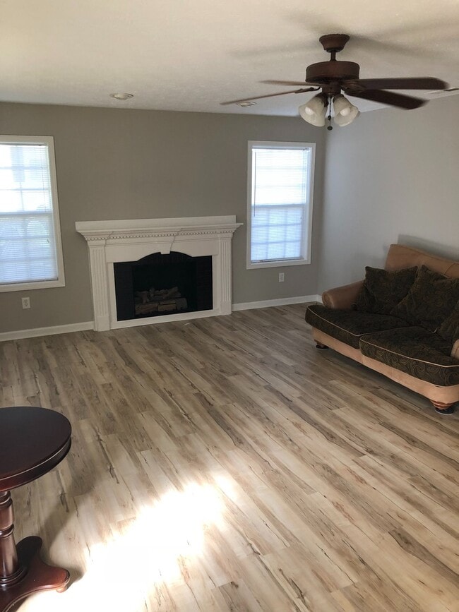 Photo - Great spacious home on Nutwood!