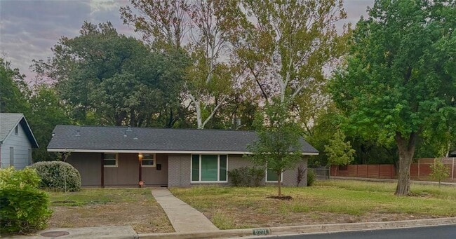 Photo - 6201 Belfast Dr