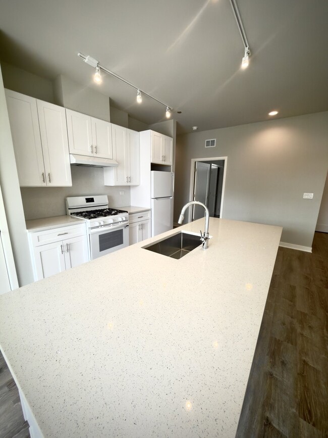 Photo - 2807 S Halsted St Unit 309
