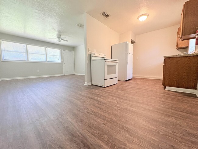 Photo - 3515 Falcon Dr