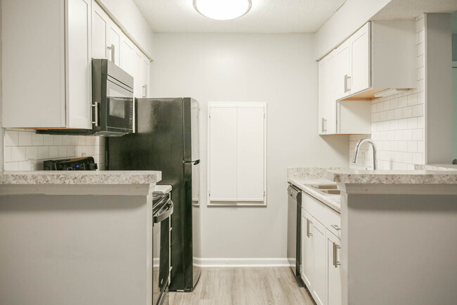 Photo - Square at Lawrenceville Apartamentos