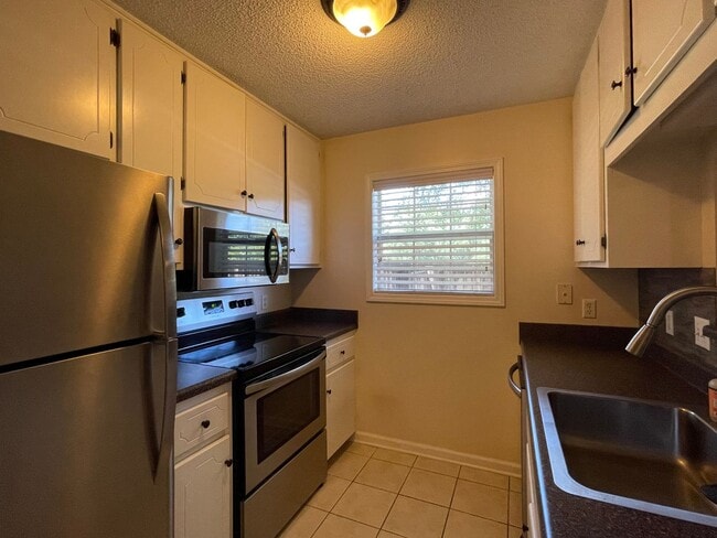 Photo - Foxchase Subdivision! END UNIT CLOSE TO CO...