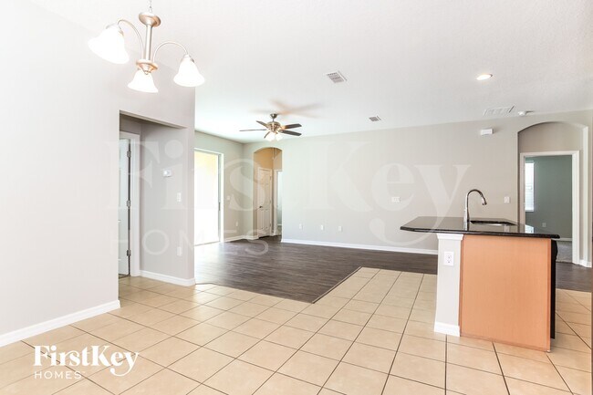 Photo - 3000 Lady Mae Ln