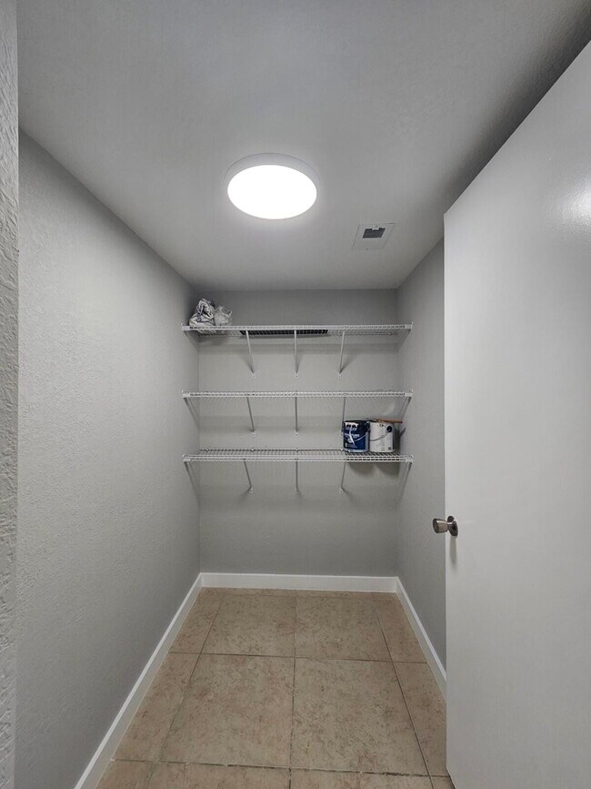 Photo - 1545 Lake Crystal Dr Unit D