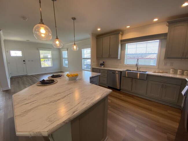 Photo - 212 Liberty St