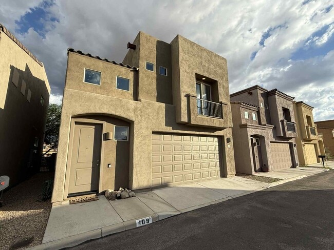 Photo - 109 S Crown Plaza